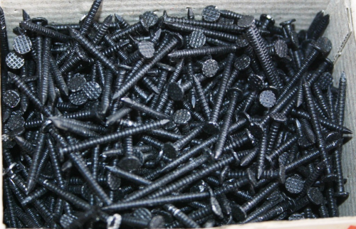 1000 Stk. schwarze gerillte Spezialnägel 19x30 von Mage